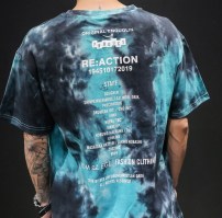 Мужская разноцветная футболка фото